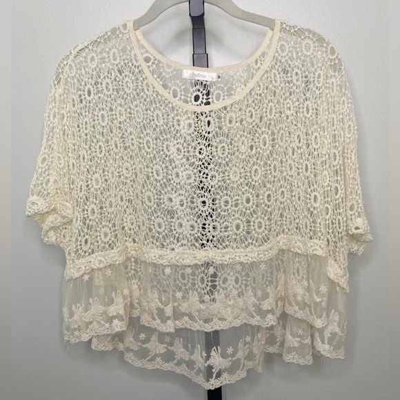 Millau Knit Cream embroidered Short Sleeves Top with lace on bottom - Picture 1 of 5
